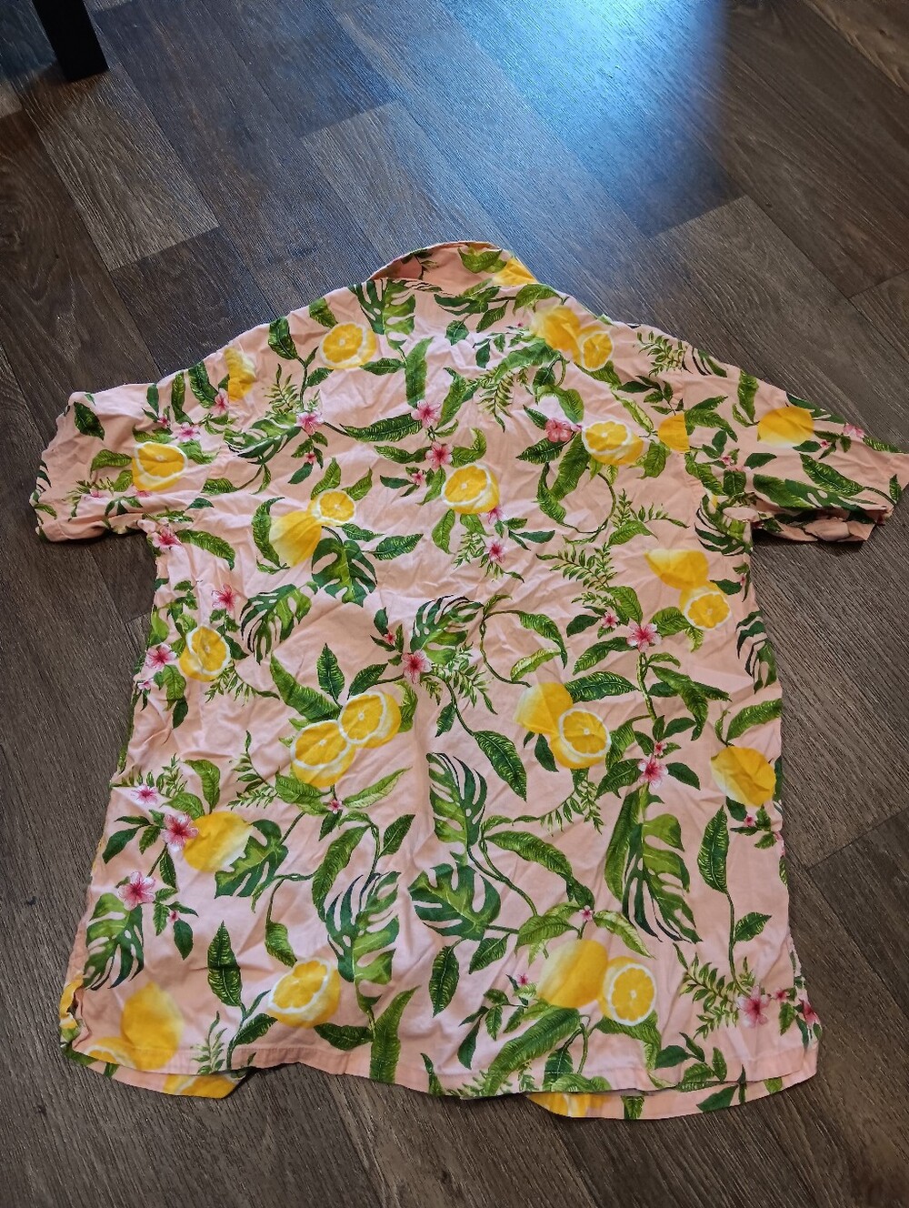Old Navy Pink Lemon Print Short-Sleeve Button-Down Shirt Summer Sz M Hawain - Picture 3 of 4